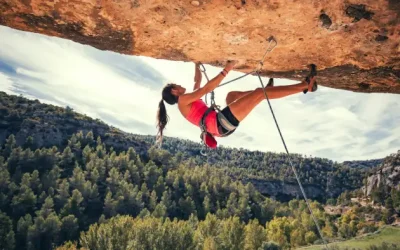 Mẹo leo núi trong nhà #3: Thư giãn và đừng bám quá chặt tay nắm